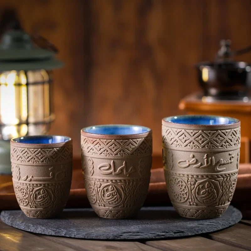 Xícara Árabe Retrô Cafetto – Cerâmica Premium com Relevo Oriental p/ Café e Chá