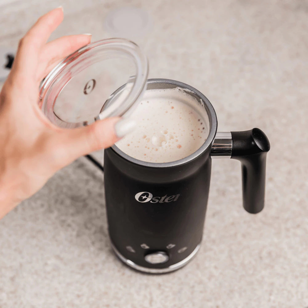 Espumador Oster 4 em 1 Cafetto® – Cremosidade e Praticidade