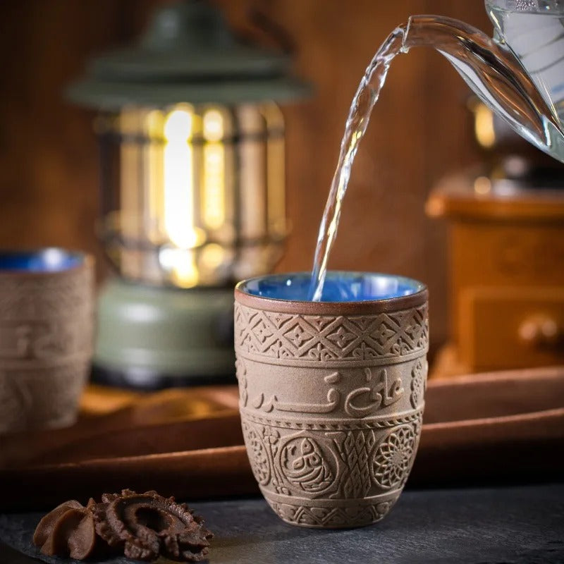 Xícara Árabe Retrô Cafetto – Cerâmica Premium com Relevo Oriental p/ Café e Chá